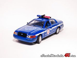 Scale model of Ford Crown Victoria Wisconsin State Trooper (2000) produced by Gearbox.
