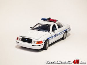 Scale model of Ford Crown Victoria Frankfort Police (Kentucky 2001) produced by Gearbox.