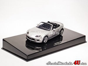 Scale model of Mazda MX-5 (Tuned by Mazda Speed) produced by AutoArt.