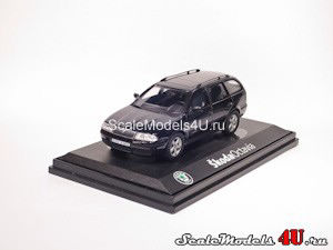 Масштабная модель автомобиля Skoda Octavia Combi Black Magic (1997) фирмы Abrex.