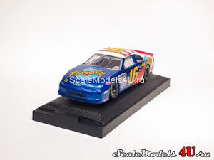 Scale model of Ford Thunderbird NASCAR 1994 (Ted Musgrave #16) produced by Racing Champions.