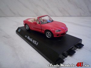 Масштабная модель автомобиля Mazda MX-5 фирмы Hongwell/Cararama 1:43.