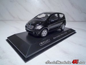 Scale model of Mercedes-Benz A200 produced by Welly 1:43.