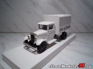 Scale model of ZIS-5 (Blockade canvas truck) (C) produced by Lomo-AVM.