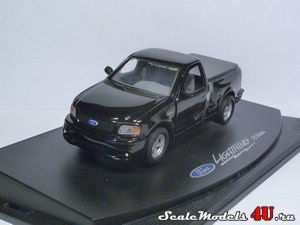 Scale model of Ford Lightning SVT F-150 Black (1999) produced by Anson.