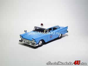 Scale model of Ford Fairlane Police (Arkansas State police 1957) produced by Road Champs.