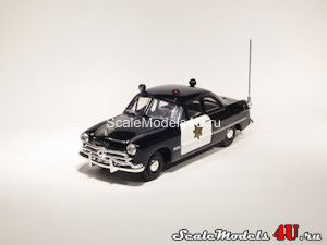 Scale model of Ford 1949 (California State Patrol) produced by White Rose.