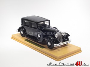 Scale model of Renault Reinastella Type RM2 Old Version (1934) produced by Solido.