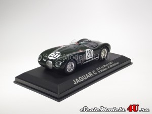 Масштабная модель автомобиля Jaguar C Type 24 Hours Le Mans #20 (P.Walker - P.Whitehead 1951) фирмы Altaya (Ixo).