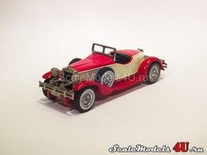Масштабная модель автомобиля Stutz Bearcat Red (1931) фирмы Matchbox.