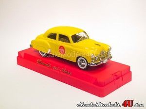 Scale model of Chevrolet Deluxe Sedan Coca-Cola (1950) produced by Solido.