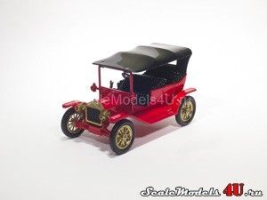 Масштабная модель автомобиля Ford Model T Red (1911) фирмы Matchbox.
