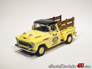 Масштабная модель автомобиля Chevrolet 3100 Dixie Gas & Service Truck (1957) фирмы Matchbox.