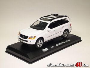 Scale model of Mercedes-Benz GL-Class X164 White (2006) produced by High Speed.