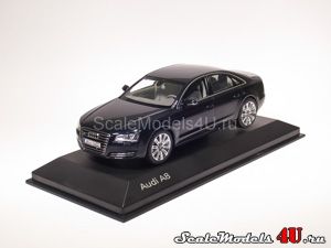 Масштабная модель автомобиля Audi A8 D4 Moonlight Blue Metallic (2011) фирмы Kyosho.
