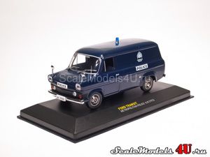 Scale model of Ford Transit Metropolitan Police (1972) produced by Altaya (Ixo).