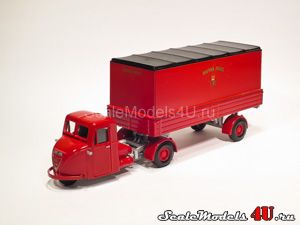 Scale model of Scammell Scarab - Royal Mail (1949) produced by Corgi.