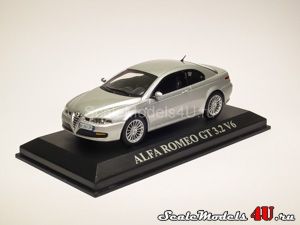 Scale model of Alfa Romeo GT 3.2 V6 Silver (2004) produced by Altaya (Ixo).