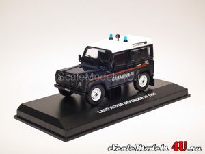 Scale model of Land Rover Defender 90 (Carabinieri) 1995 produced by Edison Giocattoli.