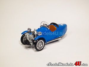 Scale model of Cyclecar R3 Darmont #13 Open Blue (1929) produced by Brumm.