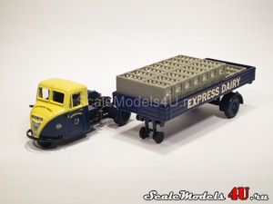 Scale model of Scammell Scarab Set - Express Dairy (1949) produced by Corgi.