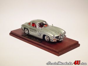 Scale model of Mercedes-Benz 300 SL Traumautos Autolegenden (1954) produced by Bang.