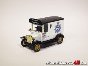 Scale model of Ford Model T Van "Derbyshire Constabulary" (1912) produced by Lledo.