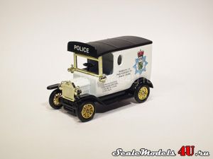 Scale model of Ford Model T Van "Lincolnshire Police" (1912) produced by Lledo.