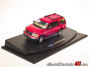 Scale model of Ford Expedition UN93 Facelift (1999) Red produced by Anson.