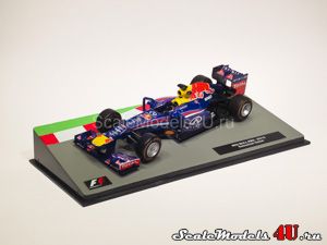Scale model of Red Bull RB9 #1 - Sebastian Vettel (2013) produced by Altaya (Ixo).