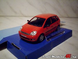 Масштабная модель автомобиля Ford Fiesta фирмы Hongwell/Cararama 1:43.