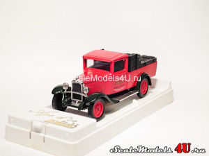Масштабная модель автомобиля Citroen C4F Alazard Charbons (1930) фирмы Solido.