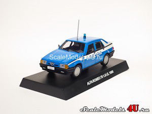 Масштабная модель автомобиля Alfa Romeo 75 1.8 I.E. Polizia (1988) фирмы DeAgostini.