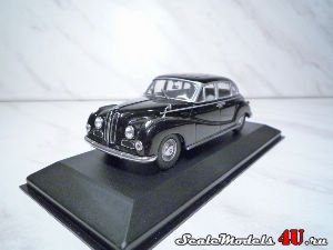 Масштабная модель автомобиля BMW 501/502 (1954-61) фирмы Minichamps.