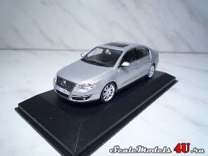 Масштабная модель автомобиля Volkswagen Passat B6 2005 фирмы Minichamps.