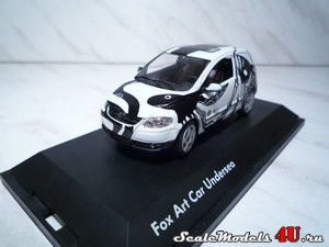 Масштабная модель автомобиля Volkswagen FOX Art Car UnderSea фирмы Schuco.