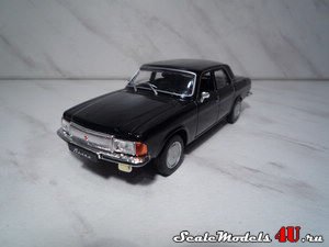 Масштабная модель автомобиля ГАЗ-3102 "Волга" (Автолегенды СССР) фирмы DeAgostini.