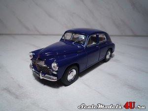 Масштабная модель автомобиля ГАЗ М20 "Победа" (1947) синяя фирмы Наш Автопром.