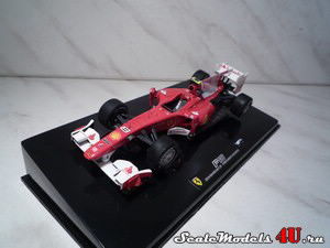 Масштабная модель автомобиля Ferrari F10 (661) №8 F.Alonso (Bahrain GP 2010) фирмы Hot Wheels (Mattel).