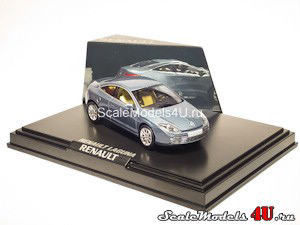 Масштабная модель автомобиля Renault Laguna III Coupe Phase I Blue Pearl (2011) фирмы Norev.