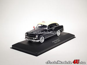 Масштабная модель автомобиля Ford Vedette V8 Taxi Paris (1955) фирмы Altaya (Ixo).