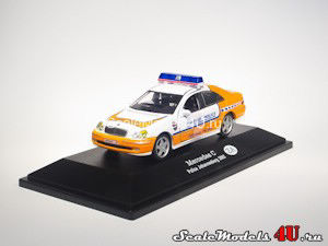 Масштабная модель автомобиля Mercedes Benz C320 Police Johannesburg South Africa (2002) фирмы Hongwell/Cararama.