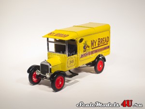 Масштабная модель автомобиля Ford Model TT "My Bread" (1926) фирмы Matchbox.