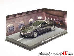 Масштабная модель автомобиля Aston Martin DBS (Квант милосердия) фирмы Universal Hobbies.