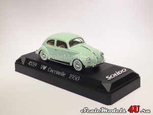 Масштабная модель автомобиля Volkswagen Beetle (Coccinelle) Light Green (1950) фирмы Solido.