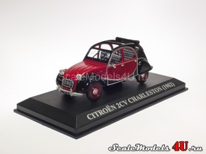 Масштабная модель автомобиля Citroen 2CV Charleston (1982) фирмы Altaya.