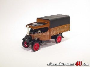 Масштабная модель автомобиля Foden Steam Lorry "Packet Sugar" (1922) фирмы Matchbox.
