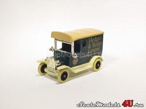 Масштабная модель автомобиля Ford Model T Van "Hedges & Butler" (1912) фирмы Lledo.