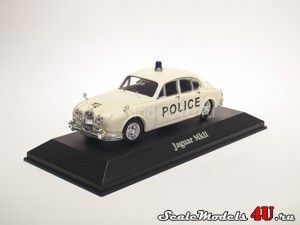 Scale model of Jaguar MkII - Bedfordshire Police (1960) produced by Atlas.