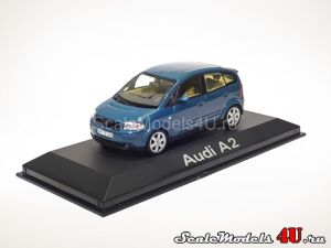 Масштабная модель автомобиля Audi A2 Atlantic Blue (2000) фирмы Minichamps.